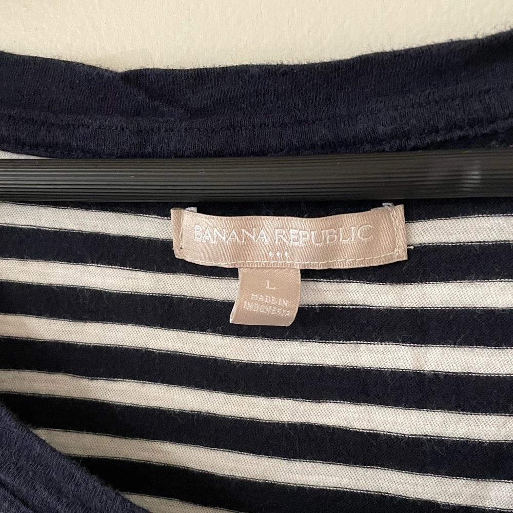 Navy striped Nautical Scoop Neck Cotton Teeshirt L Banana Republic - Picture 3 of 5